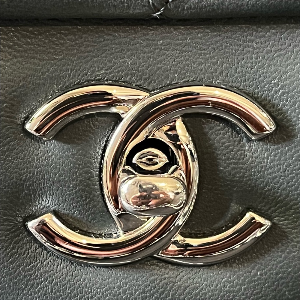 Authentic Chanel grey (single-flap) Classic Jumbo Bag with Silver Hardware - Picture 8 of 16